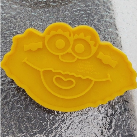 Wilton ELMO Sesame Street 6pc Cookie Cutters + Metal Cake Baking Pan Bundle Set - Picture 8 of 11